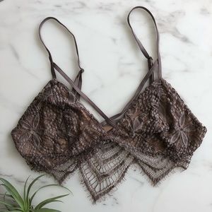EXPRESS ONE ELEVEN LACE BRALETTE